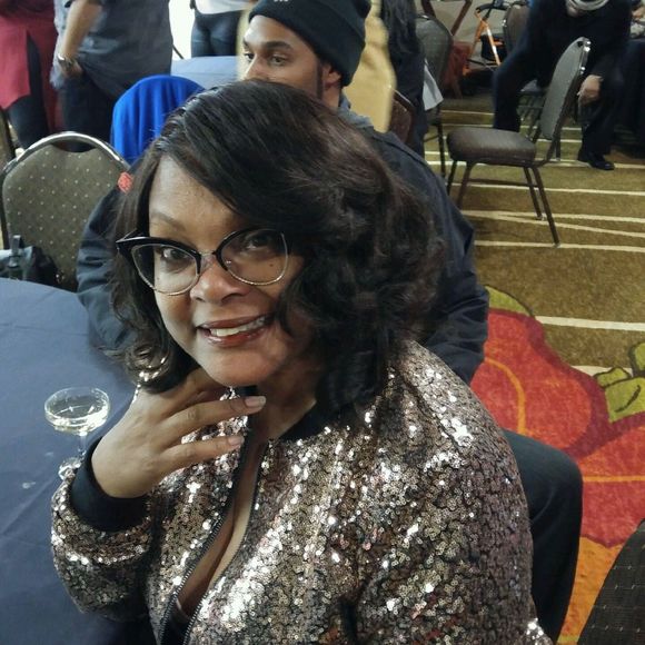 Meet your Posher, Lela - Picture 1 of 1